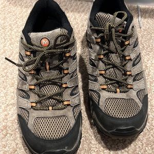 Mint, mens Merrell hikers, mens 11.5, worn inside once